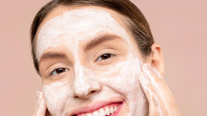 5 Cara Atasi Wajah Bruntusan Akibat Skincare, Patut Dicoba 4