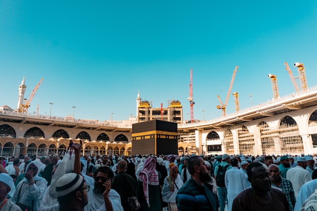 Biaya Haji 2023 Naik, Ini 6 Tips Menabung ala Milenial untuk Daftar Haji Plus-duniawanita.id