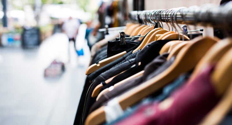 Model Baju Batik Wanita Terbaru 2026 (Ilustrasi/Pixabay)
